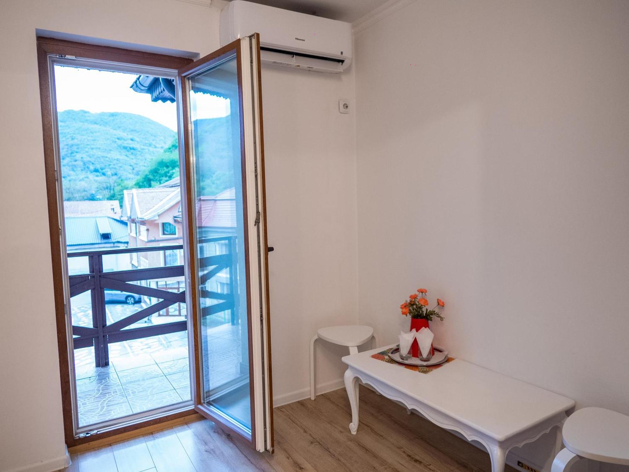 Guesthouse Magic Băile Herculane Eksteriør billede
