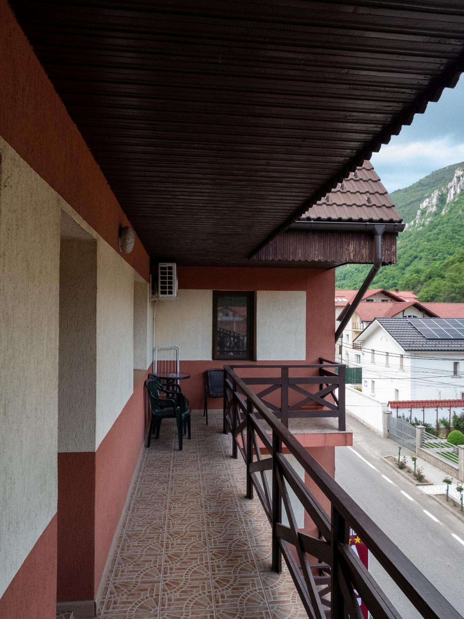 Guesthouse Magic Băile Herculane Eksteriør billede